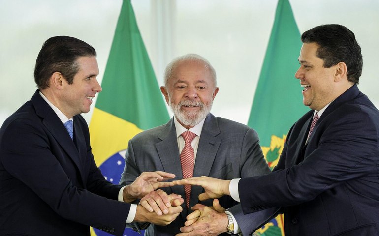 Governo federal libera R$ 2,2 bilhões em emendas Pix em meio a discussão de anistia no Congresso