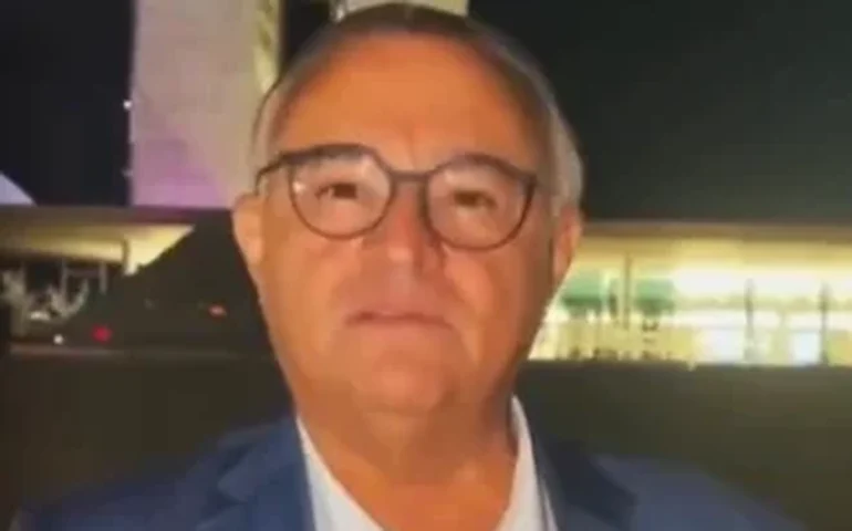 João Caldas, pai de JHC, ataca Lula e expõe incoerência política com o filho