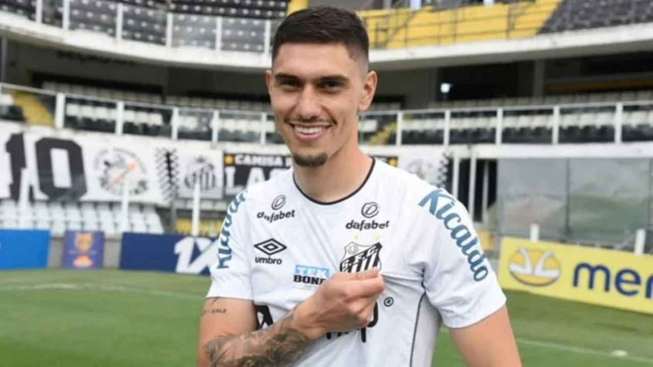 Emiliano Velázquez antecipa fim de contratao e se despede do Santos
