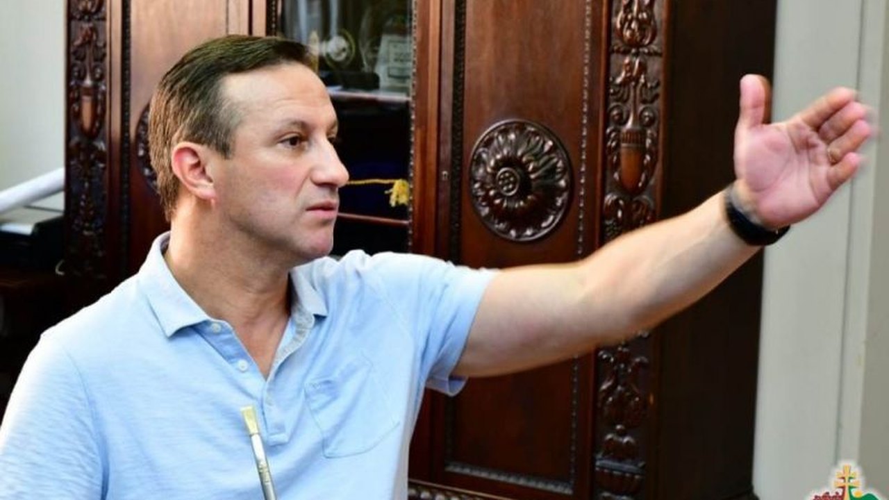 Deputado aliado de Bolsonaro critica STF e defende indulto a Silveira