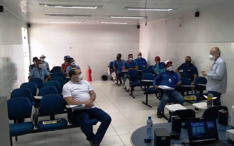 SAAE Penedo qualifica funcionários sobre segurança do trabalho