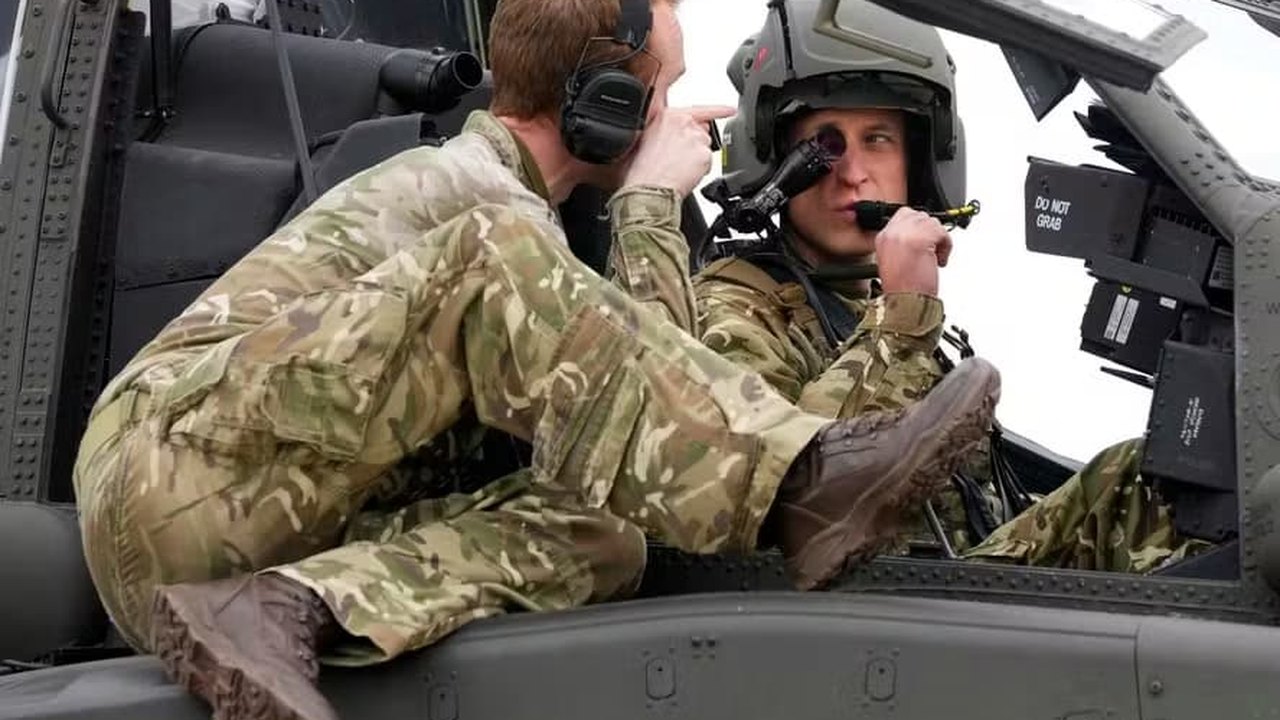 Príncipe William decola em helicóptero, após ser nomeado por rei Charles a cargo prometido ao irmão; veja imagens