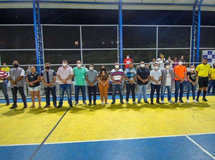 Campeonatos de Futsal em Santana movimentam 24 equipes e um grande público na abertura