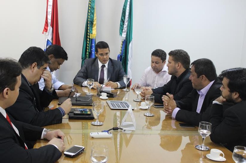 Agentes penitenciários são recebidos por Christian na noite de Hoje(24)