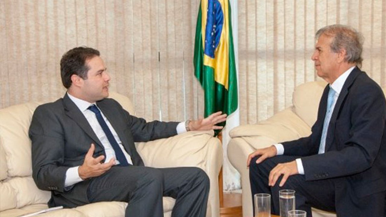 Renan Filho propõe construção de terminal marítimo de passageiros
