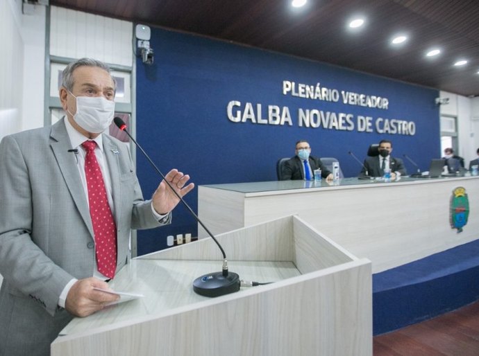 Gilberto Gonçalves  acompanha a vacinação de pessoas acima de 20 anos contra a Covid em Rio Largo