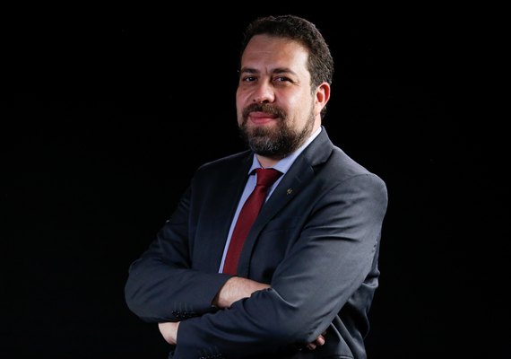 Debate: Boulos diz que há descaso da prefeitura de Nunes com população em situação de rua