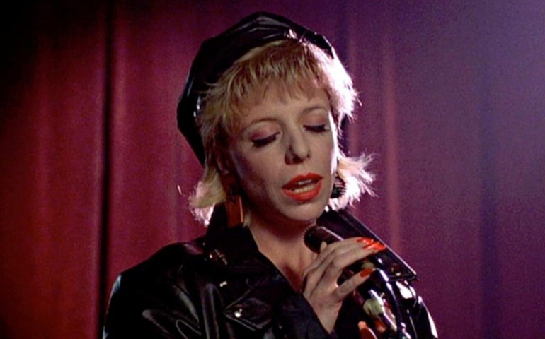 Morre Julee Cruise, cantora de &#8216;Twin Peaks&#8217;