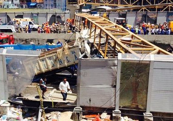 Engenheiros: choque foi suficiente para tombar passarela