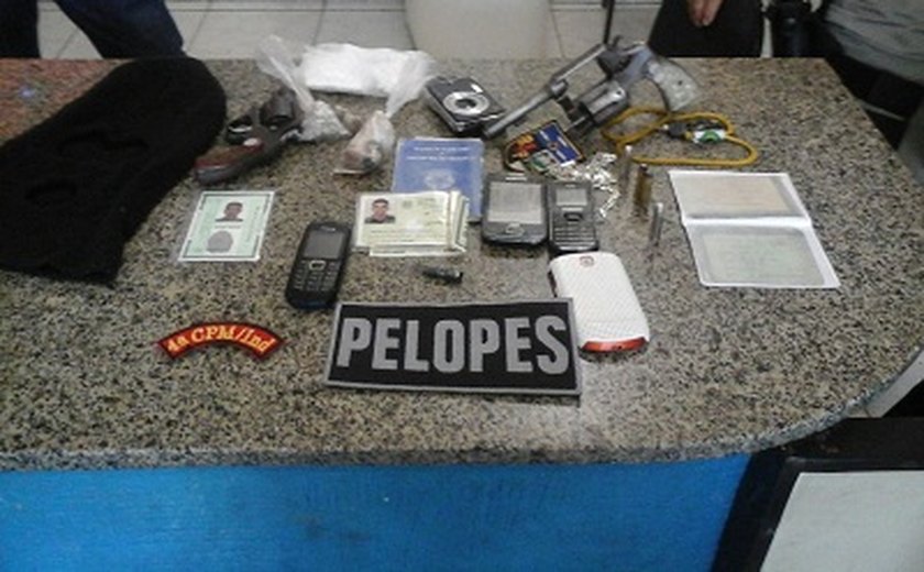 PM apreende armas e drogas em Viçosa