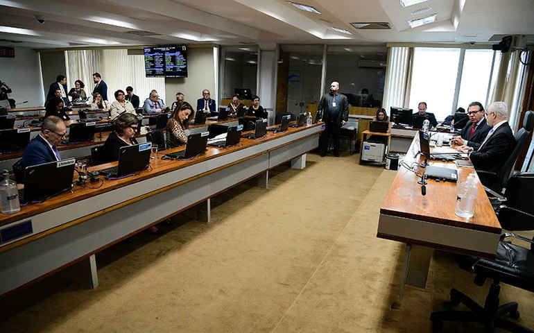 Senado aprova PL que muda tributação de offshores