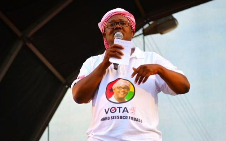 Militares da Guiné-Bissau anunciam golpe, suspendem eleições e prendem presidente