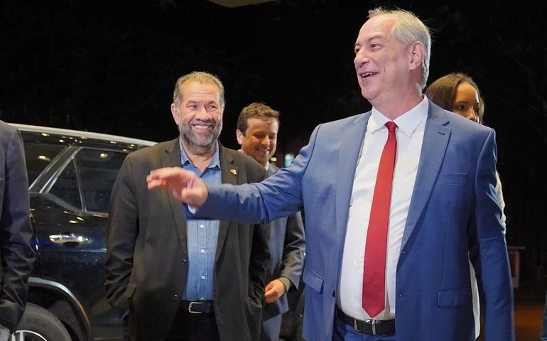 Ciro Gomes chega à Globo para entrevista no ‘JN’