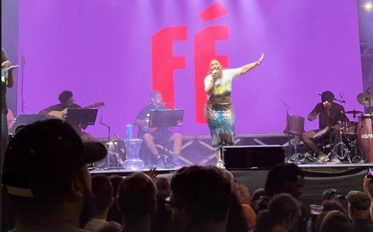 Maria Rita canta Elis e presta homenagem a Marielle Franco no encerramento da Virada Cultural