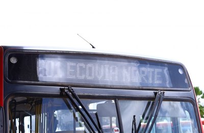 SMTT atende usuários e reforça linhas de ônibus da capital