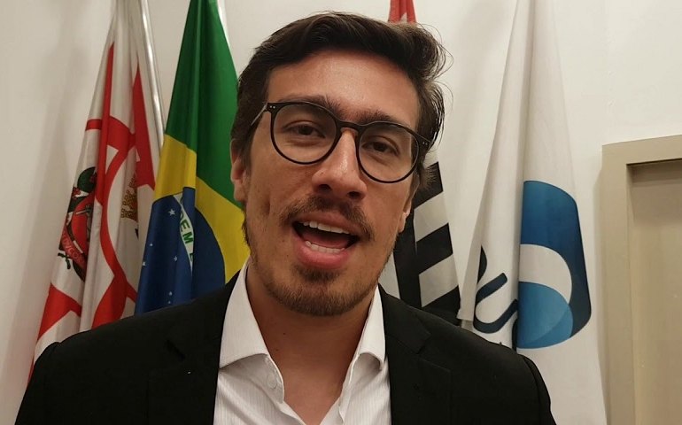 Mendes, sobre vacina: Não temos compromisso com prazo, interrupção é natural