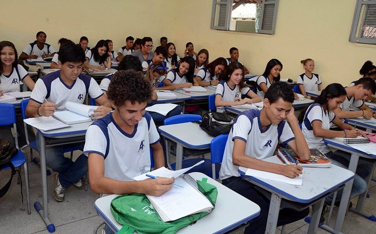 Subcomissão vai debater o ensino médio com trabalhadores em educação