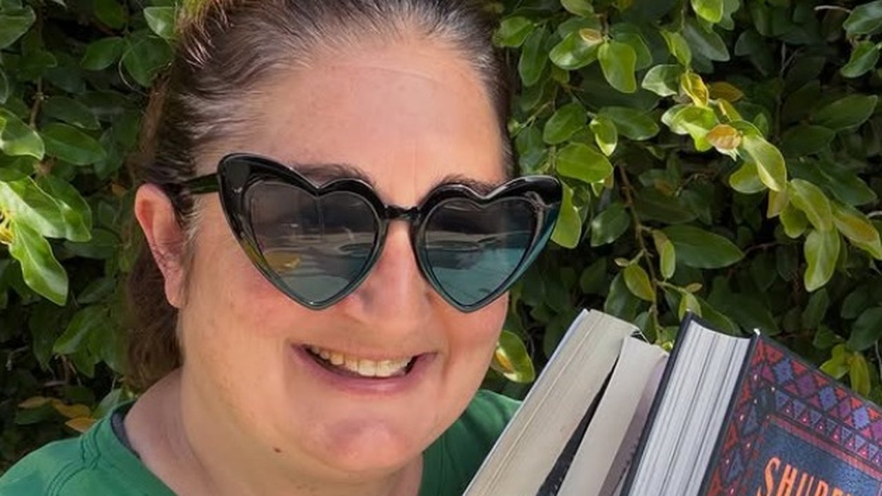 Booktoker americana que viralizou com elogios a Machado de Assis visitará a ABL nesta segunda-feira (14)