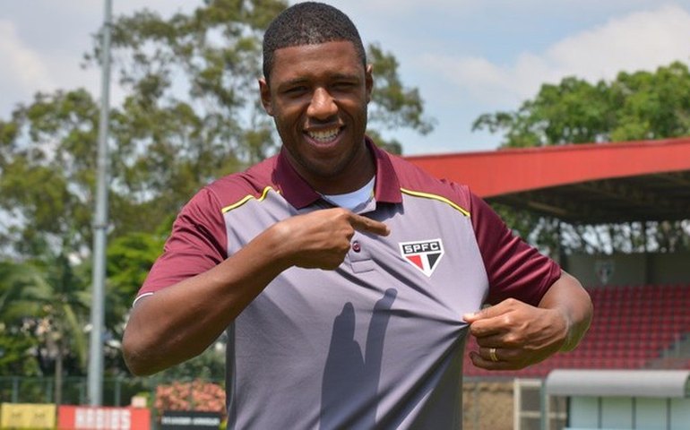 São Paulo vê Jucilei &#8220;caro&#8221; para manter e tenta renovar com Gilberto