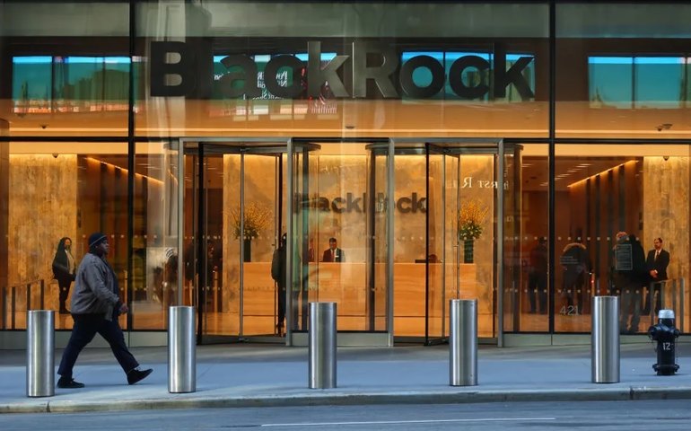Nos EUA, FDIC contrata BlackRock para vender US$ 114 bi em ativos do SVB e do Signature
