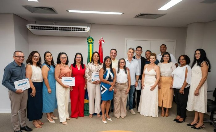 Solenidade aconteceu no Salão de Despachos do Palácio República dos Palmares nesta segunda-feira