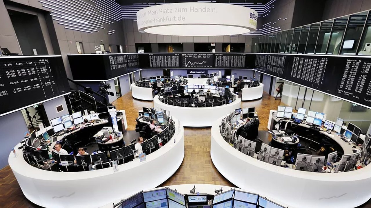 Maioria das Bolsas da Europa fecha em baixa; temores por setor bancário pesam nas ações