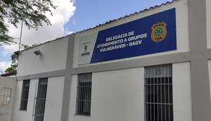 Homem é preso após ferir irmã, sobrinho e cunhado em Estância