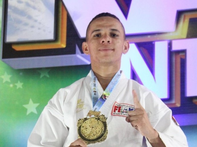 Estudante de Educação Física da Ufal é tetracampeão brasileiro de Karatê