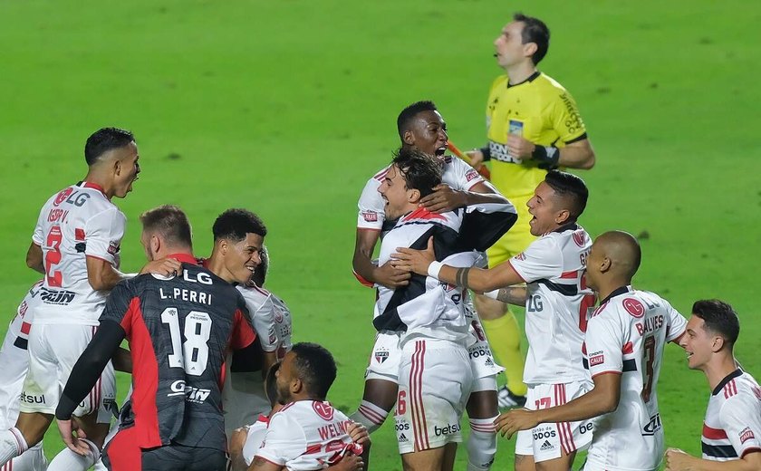 São Paulo vence Palmeiras, fatura o Paulista e encerra jejum de 9 anos sem título