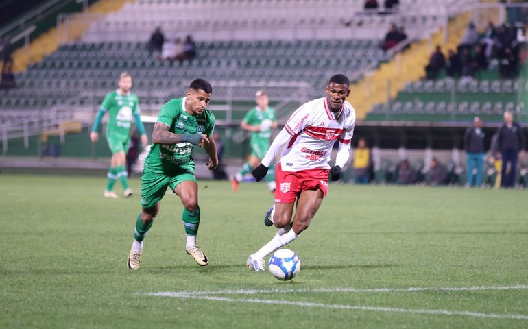 CRB empata com Chapecoense sem gols na Arena Condá