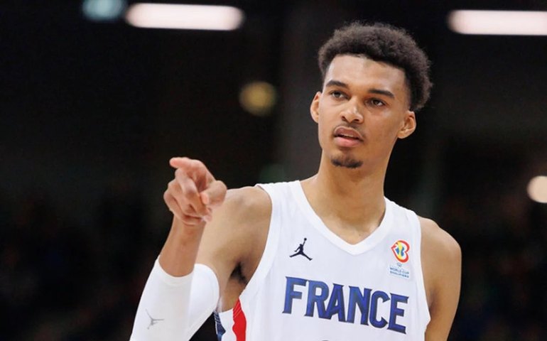 Wembanyama vence 1ª pelos Spurs na prorrogação; Nuggets, Celtis e Warriors também triunfam