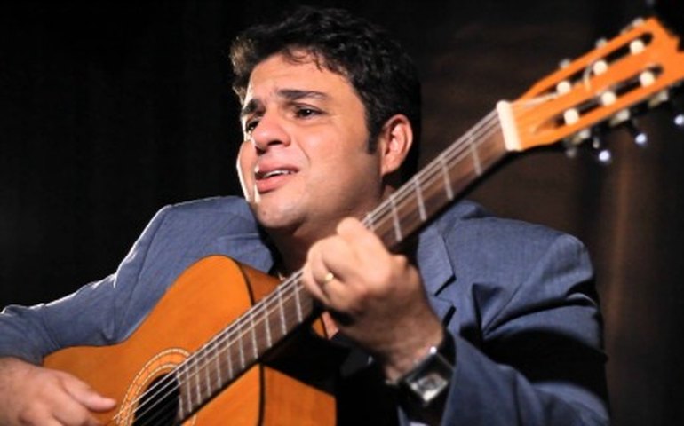 Nelsinho Silveira faz show no Mercado nos 89 anos de Arapiraca