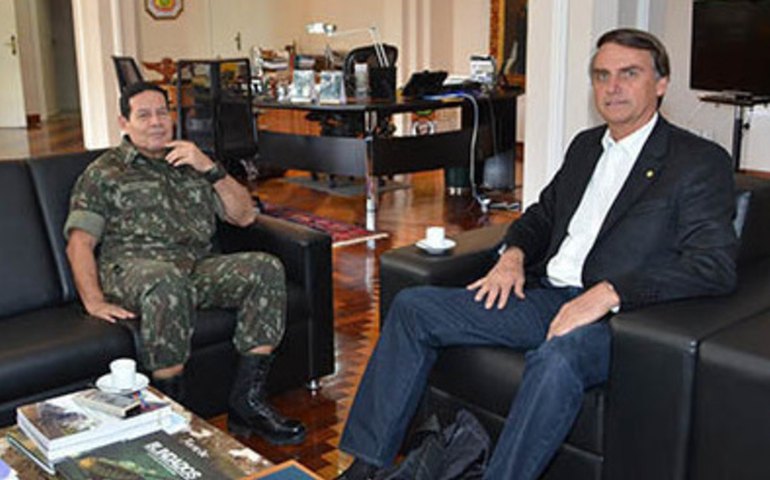 Bolsonaro embarca para Rússia e Mourão assume como presidente em exercício