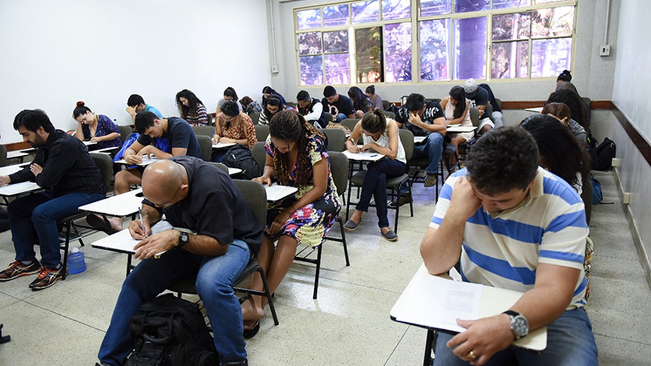 Encceja será aplicado neste domingo; confira como acessar os locais de prova