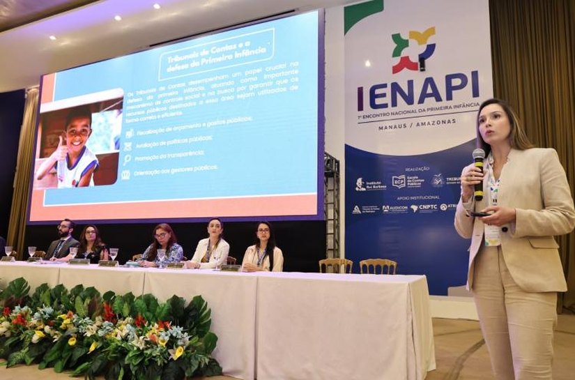 Conselheira Renata Calheiros participa como palestrante do 1º Encontro da Primeira Infância