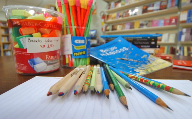 Volta às aulas: Procon orienta os consumidores na compra do material escolar