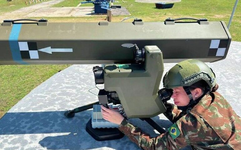 Proteção se faz em casa: conheça as principais armas das Forças Armadas produzidas no Brasil