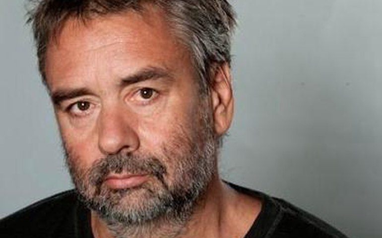 Francês Luc Besson retorna ao absurdo e ao inacreditável com 'Dogman'