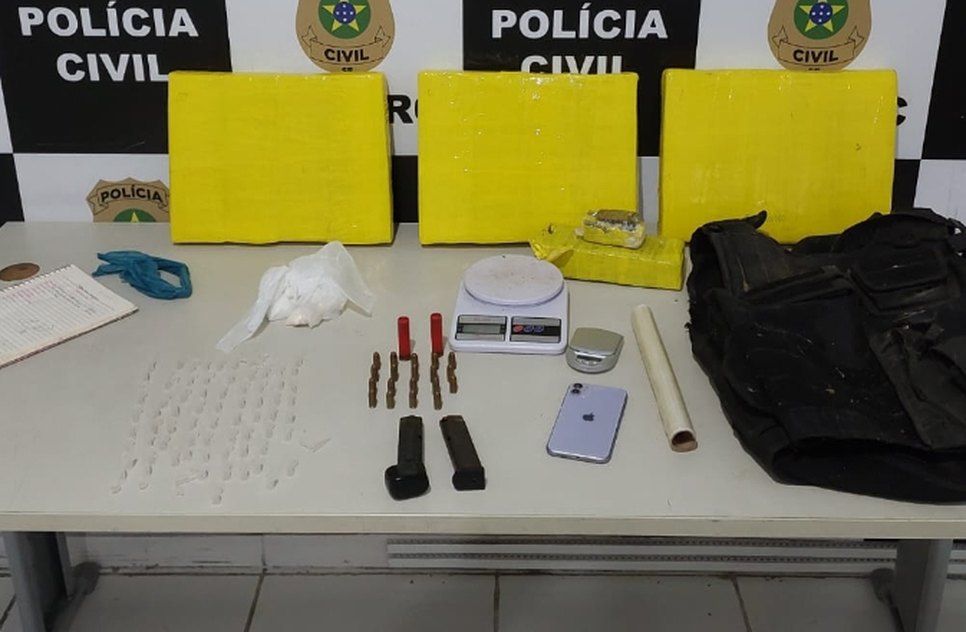 Mulher é presa com 13 kg de maconha em Areia Branca / Foto: Foto: SSP/Divulgação