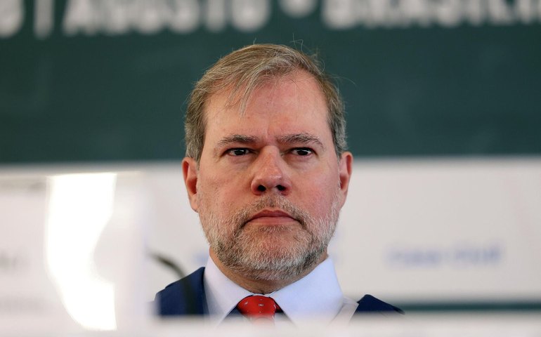 Toffoli se declara suspeito e altera composição do julgamento sobre prisão ligada ao caso Master