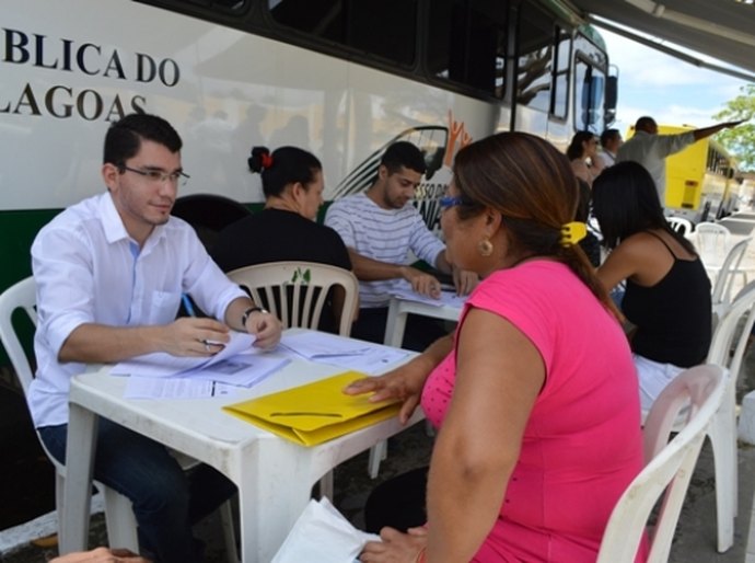 Programa 'Defensoria na Comunidade' visita o Jacintinho