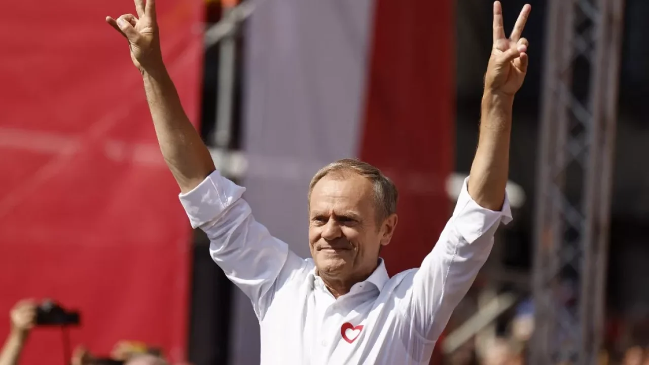 Partido centrista de Tusk obtém vitória na Polônia, mostra apuração