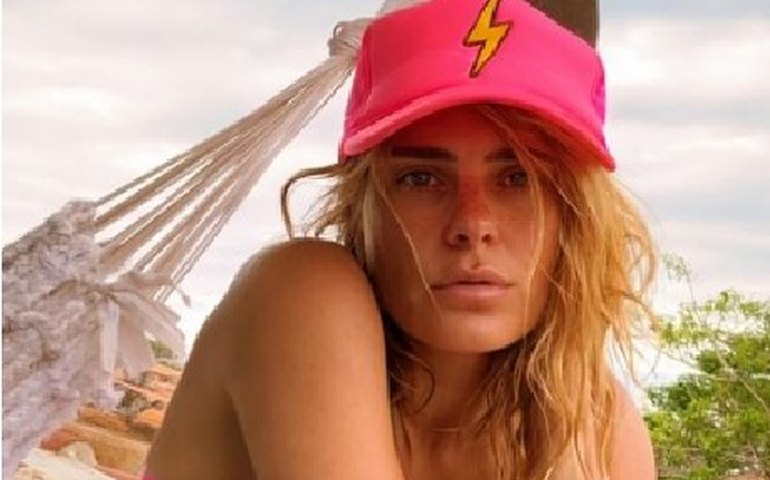 Carolina Dieckmann sobre ter 45 anos: 'Lendo mais do que malhando. Rindo mais que chorando'