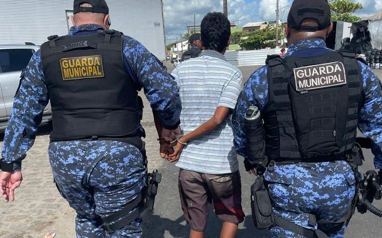 Guarda Municipal utiliza totem de videomonitoramento para prender suspeita de homicídio em Maceió