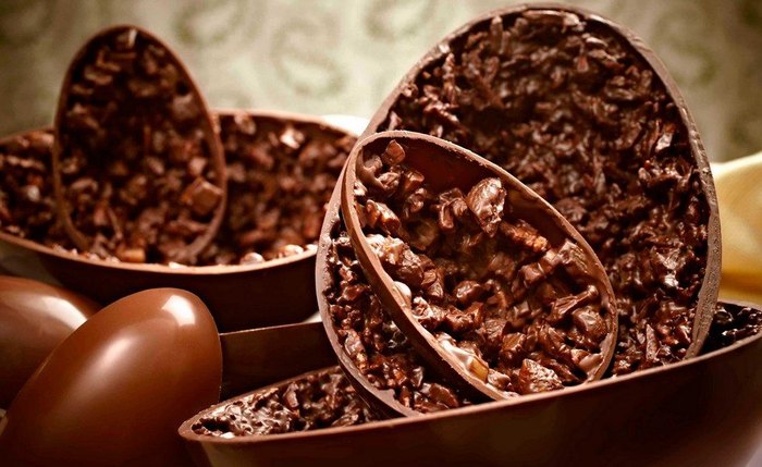 Chocolates amargos contém um índice de leite e gorduras menor, sendo mais saudáveis