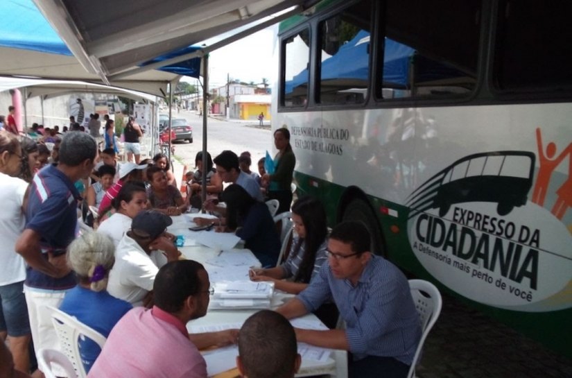 Defensoria na Comunidade atende dezenas de moradores do Clima Bom