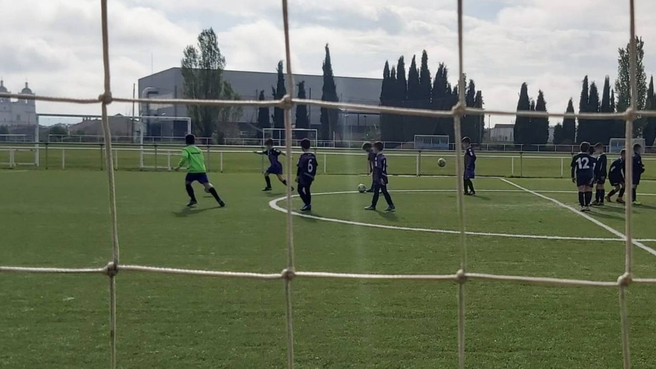 Jogador de 15 anos morre após passar mal em treino na Espanha