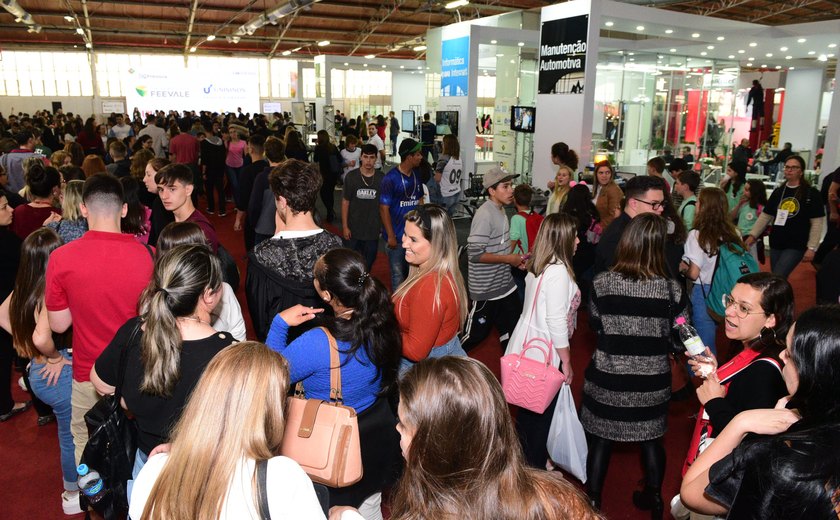 Estudantes de Alagoas participam da maior feira de ciência e tecnologia da América Latina