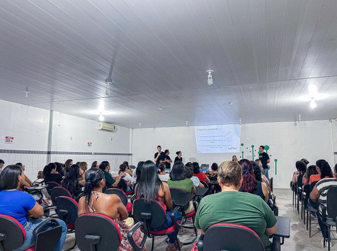 Semed capacita merendeiros da rede municipal sobre segurança alimentar
