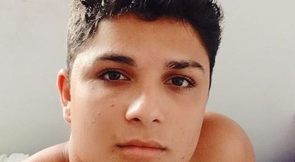 jovem salgado